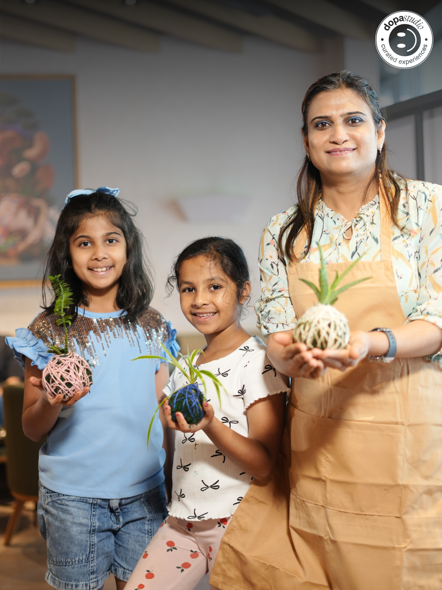 Earth & Hands - The Art of Japanese Moss Ball Making (Kokedama)